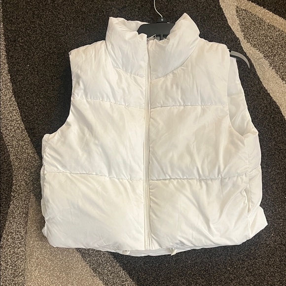 Charlotte Russe Jackets & Blazers - Charlotte Russe White Puffer Vest | Size M